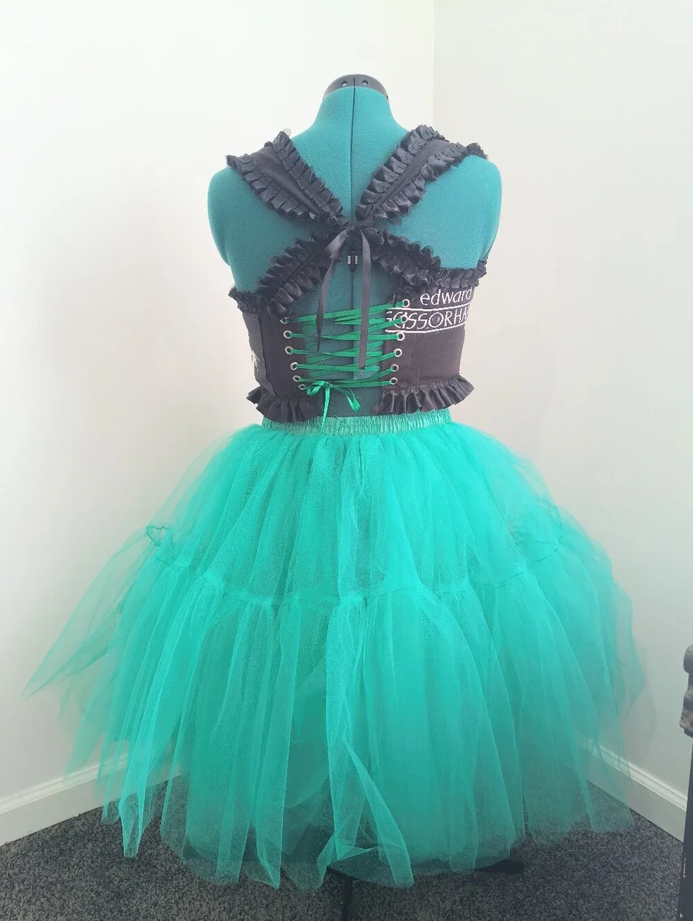 Edward Scissorhands Corset. 🦠💀💚 - Picture 2 of 3